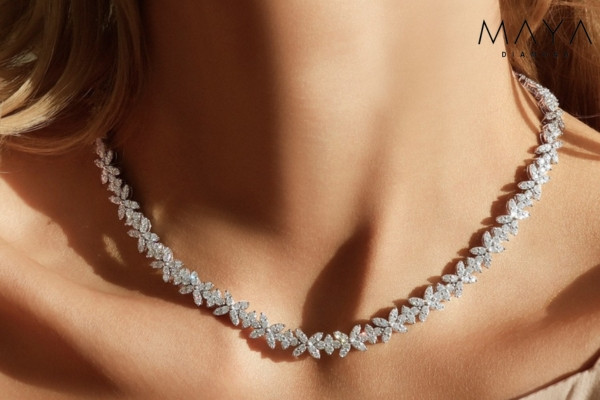 BST vòng cổ kim cương thanh lịch