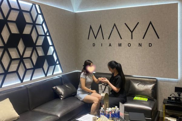 Vì sao bạn nên mua kim cương nhân tạo tại Maya Diamond? 