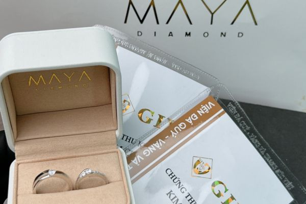 Mua kim cương Moissanite, kim cương nuôi cấy tại Maya Diamond