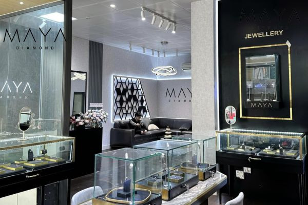 Chế tác nhẫn cưới kim cương ngay tại Maya Diamond