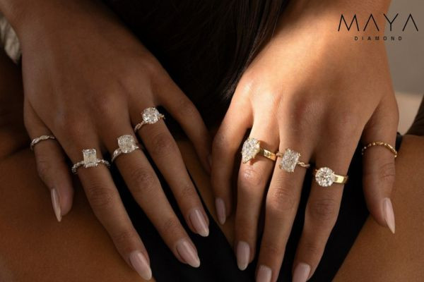 Với bàn tay lớn, việc lựa chọn nhẫn quá nhỏ sẽ khiến tổng thể mất cân đối