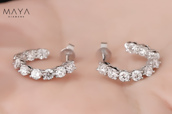 Những tiêu chí lựa chọn bông tai kim cương đi biển mùa hè