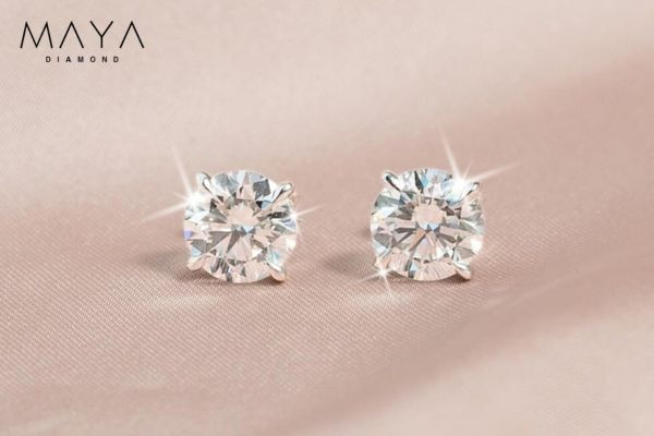 Bông tai kim cương round-cut với 57-58 mặt cắt