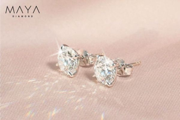 Bông tai round-cut dạng đinh tán
