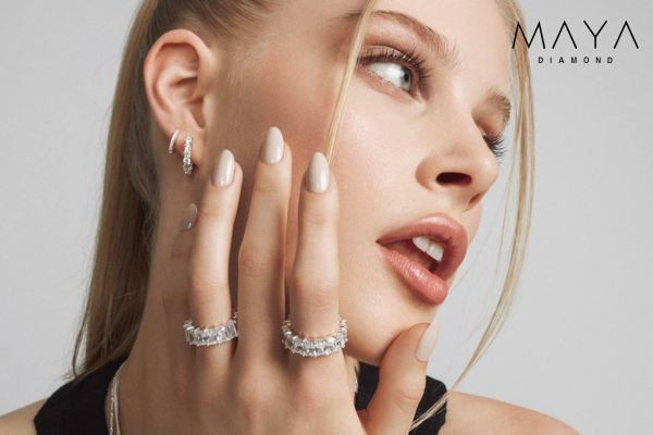 mẫu nhẫn đính hôn kim cương tại nhà Maya Diamond