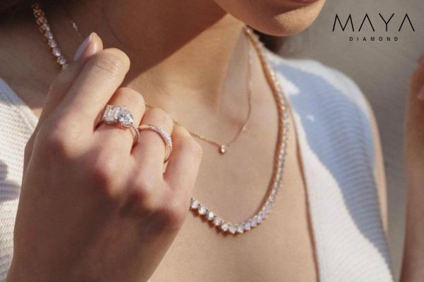 mẫu nhẫn đính hôn kim cương tại nhà Maya Diamond