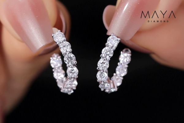 Bông tai dáng dài, thon cho mặt tròn