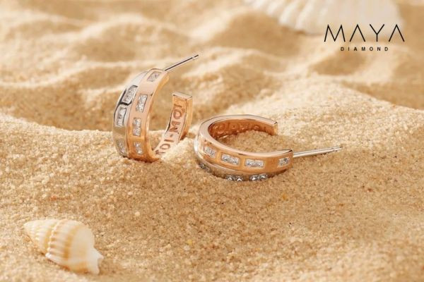 Bông tai vàng hồng ấm áp