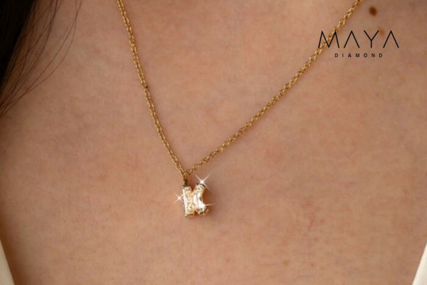 Dây chuyền kim cương mặt chữ