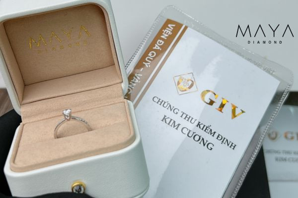 Cách nhận biết kim cương moissanite chuẩn xác tại Maya Diamond