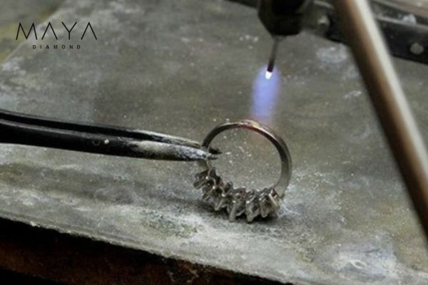 Chế tác khung trang sức