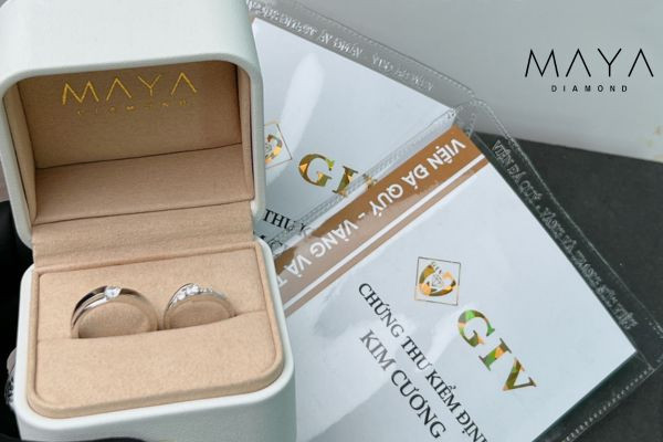 Cửa hàng kim cương moissanite có đầy đủ giấy kiểm định