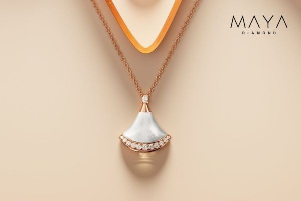 Dây chuyền kim cương hình quạt