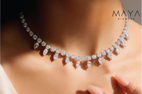 Các mẫu dây chuyền kim cương moissanite sang trọng