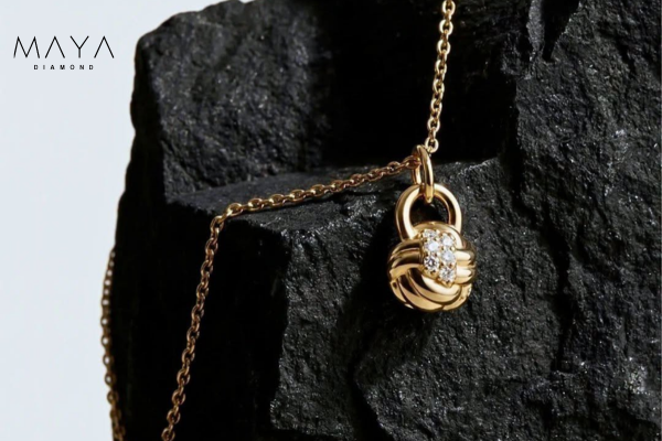 Mua dây chuyền kim cương nữ tại Maya Diamond