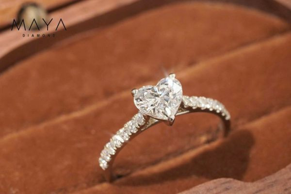 5 cách khắc phục nhẫn kim cương bị chật ngay tại nhà