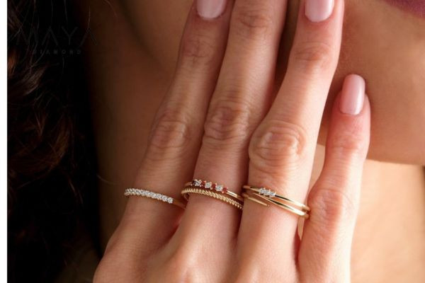 Khi nào nên mang nhẫn ra tiệm để chỉnh sửa?