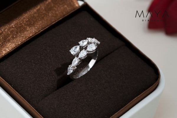 Cất giữ kim cương cẩn thận để tránh trầy xước