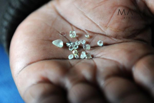 Kim cương máu - kim cương xung đột