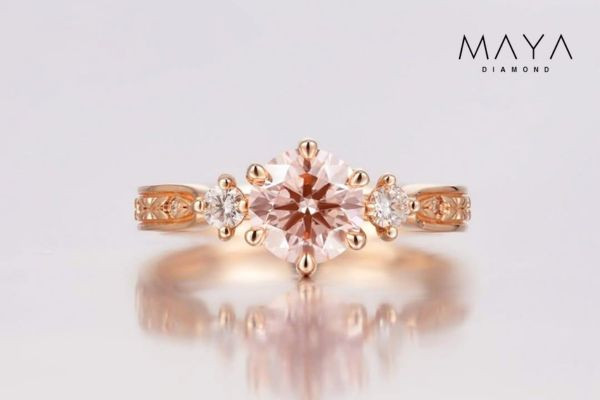 Kim cương hồng khởi đầu cho tình duyên