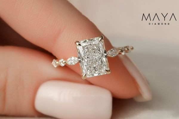  Kim cương moissanite 9 ly giá bao nhiêu?