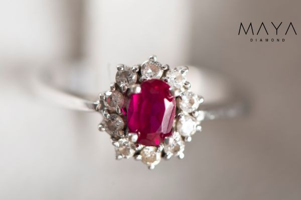 Cách nhận biết đá moissanite đỏ 