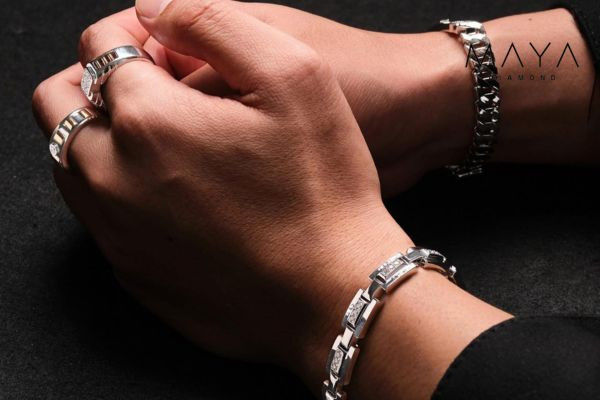 Lắc tay kim cương mắt xích bản trung