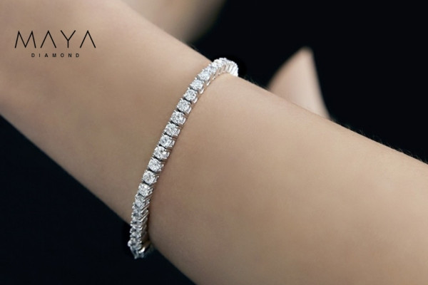 Giá lắc tay kim cương nữ kiểu dáng Tennis Bracelet