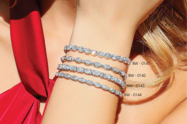 Lắc tay xoắn dạng dây với kim cương moissanite