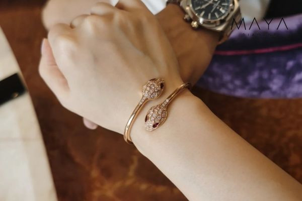 Lắc tay vàng hình rắn