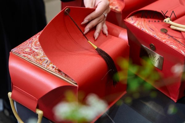 Lì xì bằng kim cương