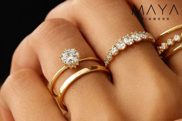 Lời khuyên khi chọn mua nhẫn kim cương nhân tạo để tránh bị xoay