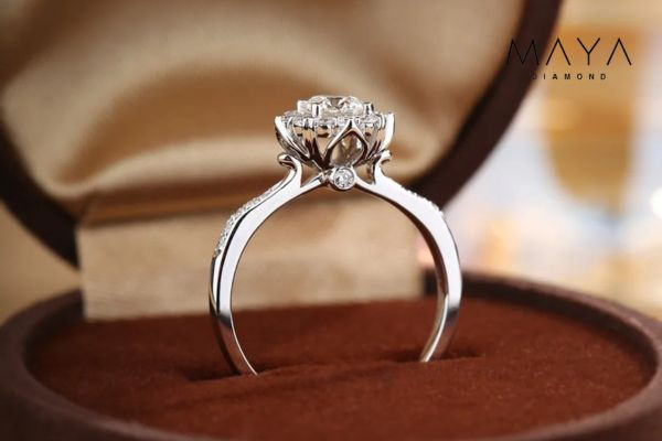 Nhẫn cầu hôn cho Bọ Cạp