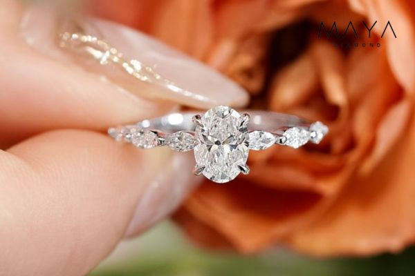 Dáng Oval cho cảm giác viên lớn hơn