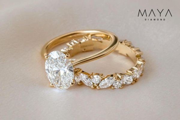 Nhẫn cầu hôn dáng Oval cổ điển