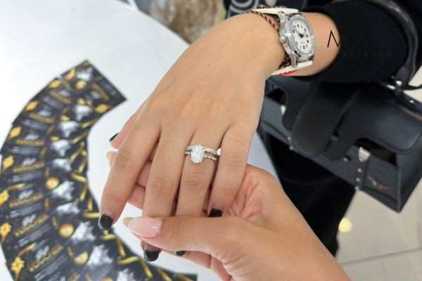 Mua nhẫn kim cương tại thương hiệu uy tín