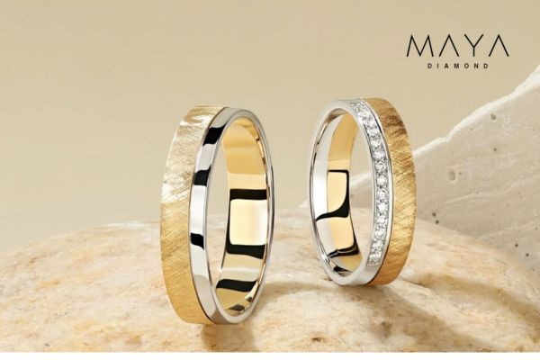 Nhẫn cầu hôn nhân tạo