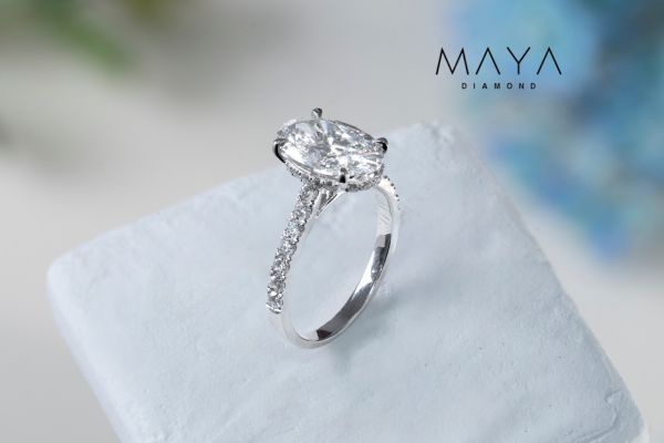 Vàng trắng hoặc Platinum mang đến vẻ đẹp hiện đại