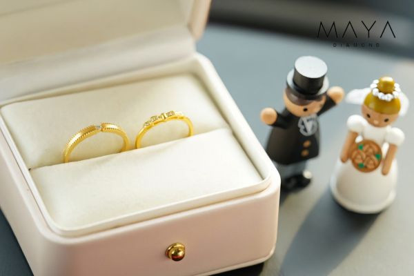 Mẫu nhẫn cưới nữ hình nơ dễ thương