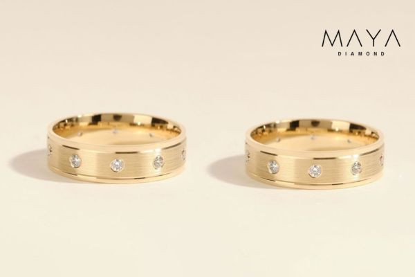 Nhẫn cưới kim cương truyền thống