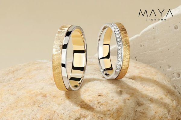 Nhẫn cưới kim cương đính tấm Round