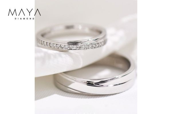 Nhẫn kim cương đính tấm