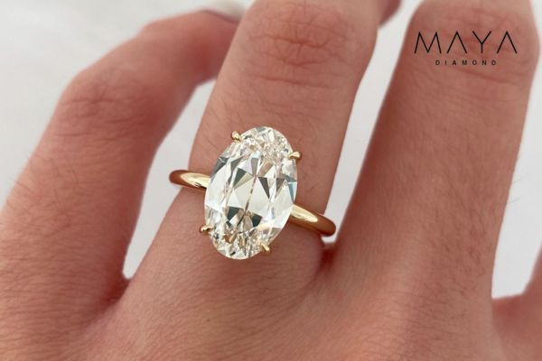 Nhẫn Oval Solitaire