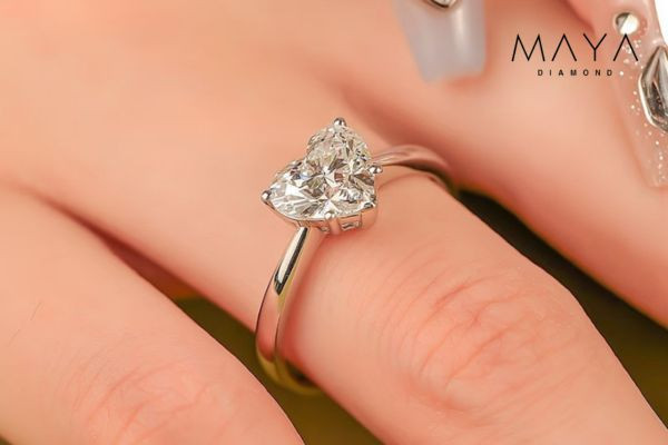 Nhẫn Heart Cut đơn giản