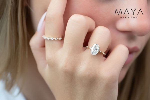 Nhẫn Oval đai mảnh