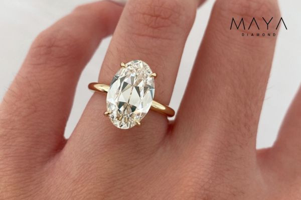 Nhẫn kim cương hình Oval tại Maya