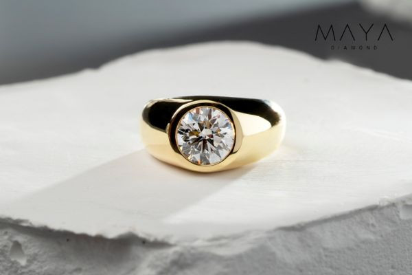 Nhẫn kim cương nam Bezel Round