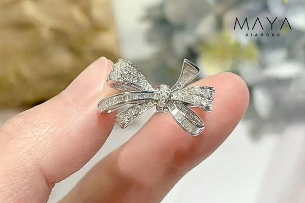 Nhẫn kim cương nhân tạo hình nơ đơn giản