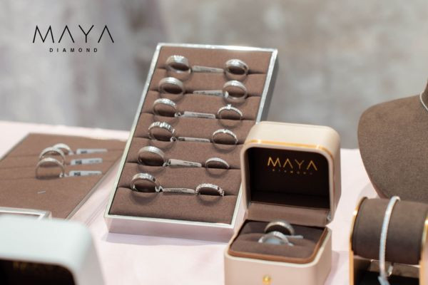 Các mẫu nhẫn kim cương nhân tạo tặng vợ 20/10