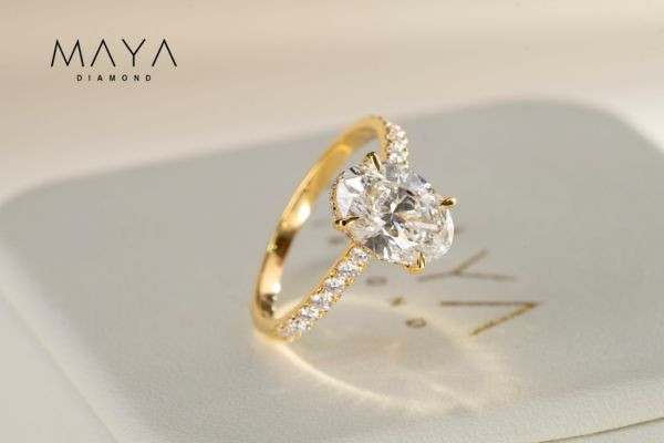 Nhẫn kim cương Oval Radiance – Thanh lịch và kiêu hãnh như nàng